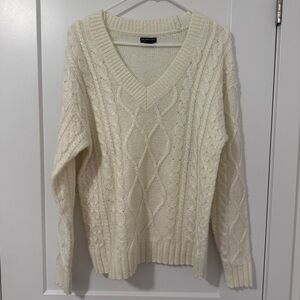 U.S.Polo Assn. White Cable Knit V- Neck Sweater Size Large Women’s